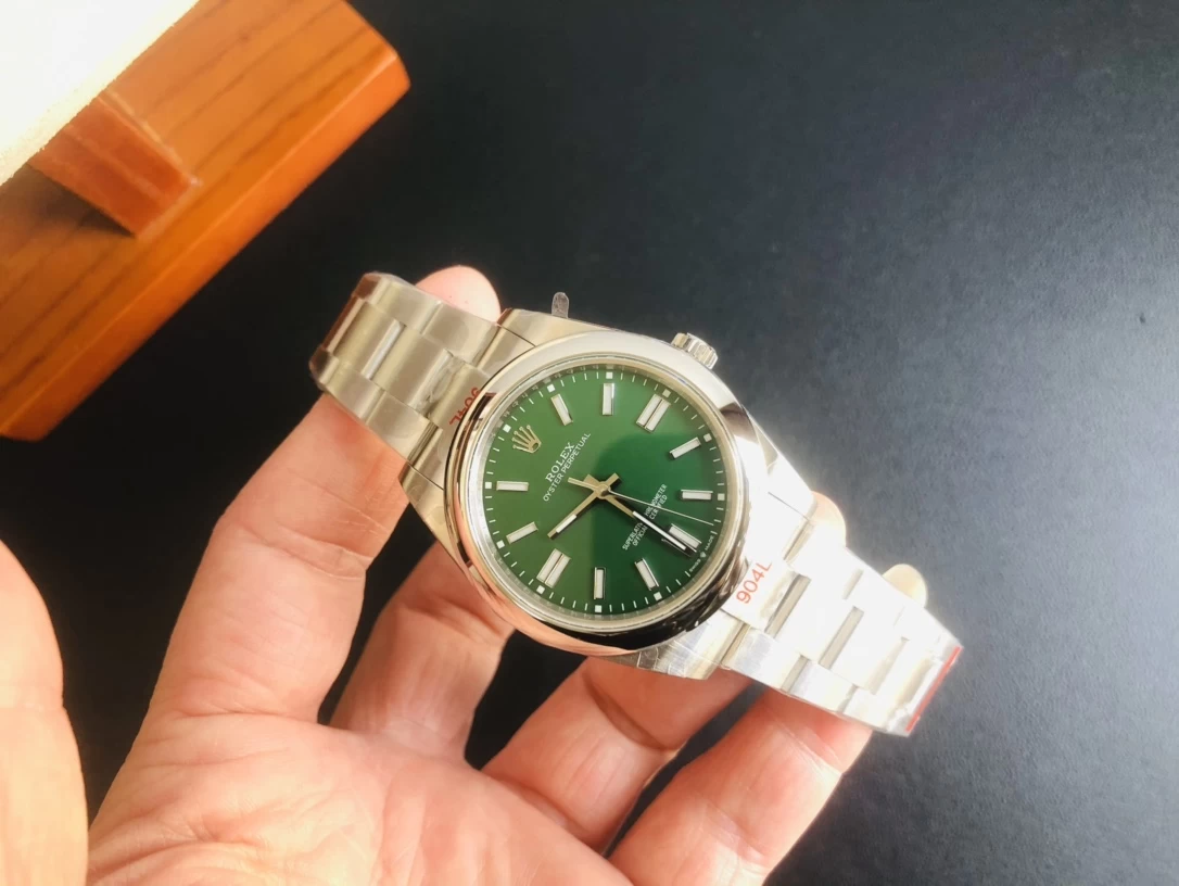 OYSTER PERPETUAL 124300 41MM  1:1 BEST EDITION  GREEN DIAL