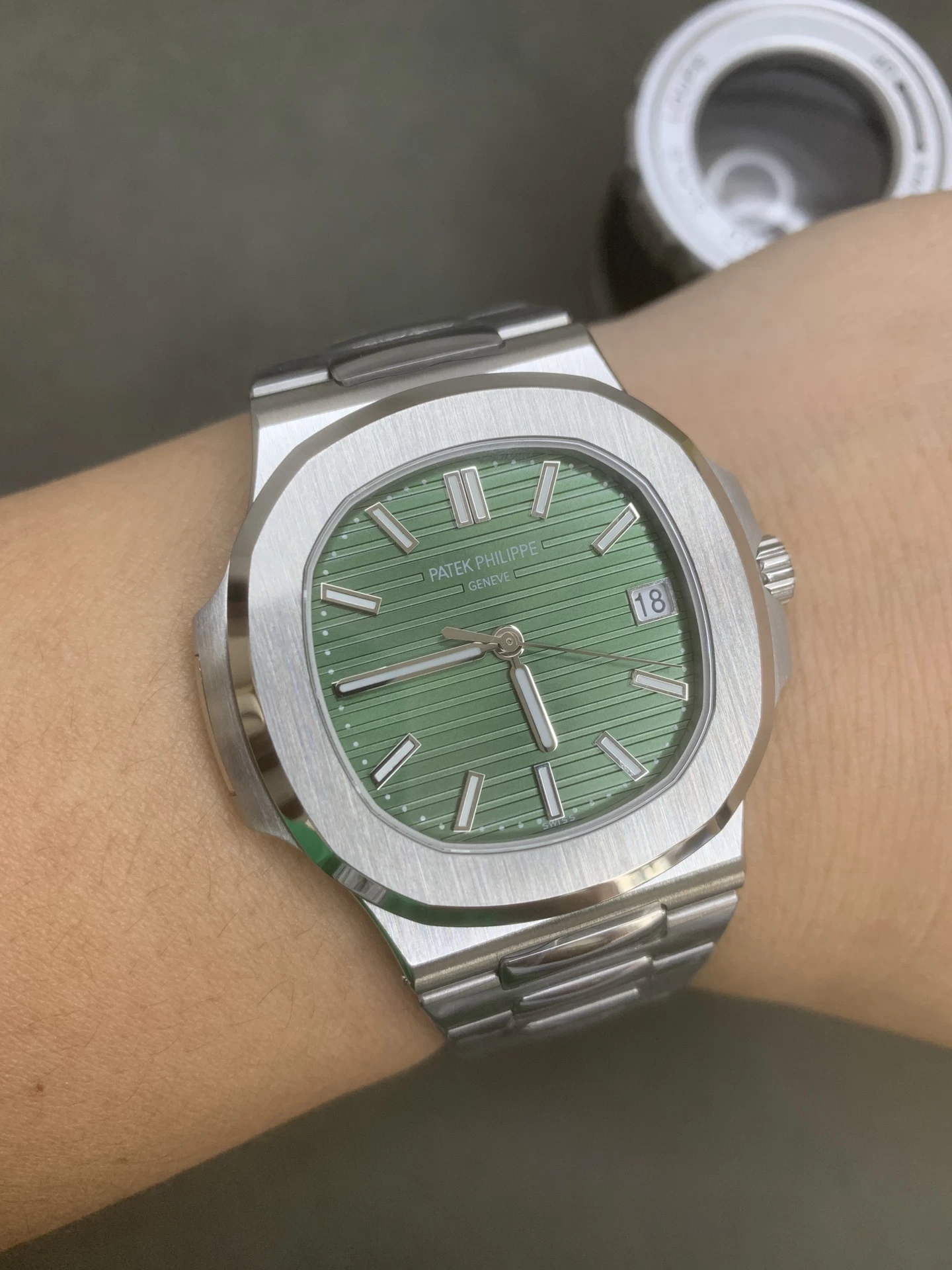 NAUTILUS 40MM 5711 1:1 BEST EDITION GREEN DIAL