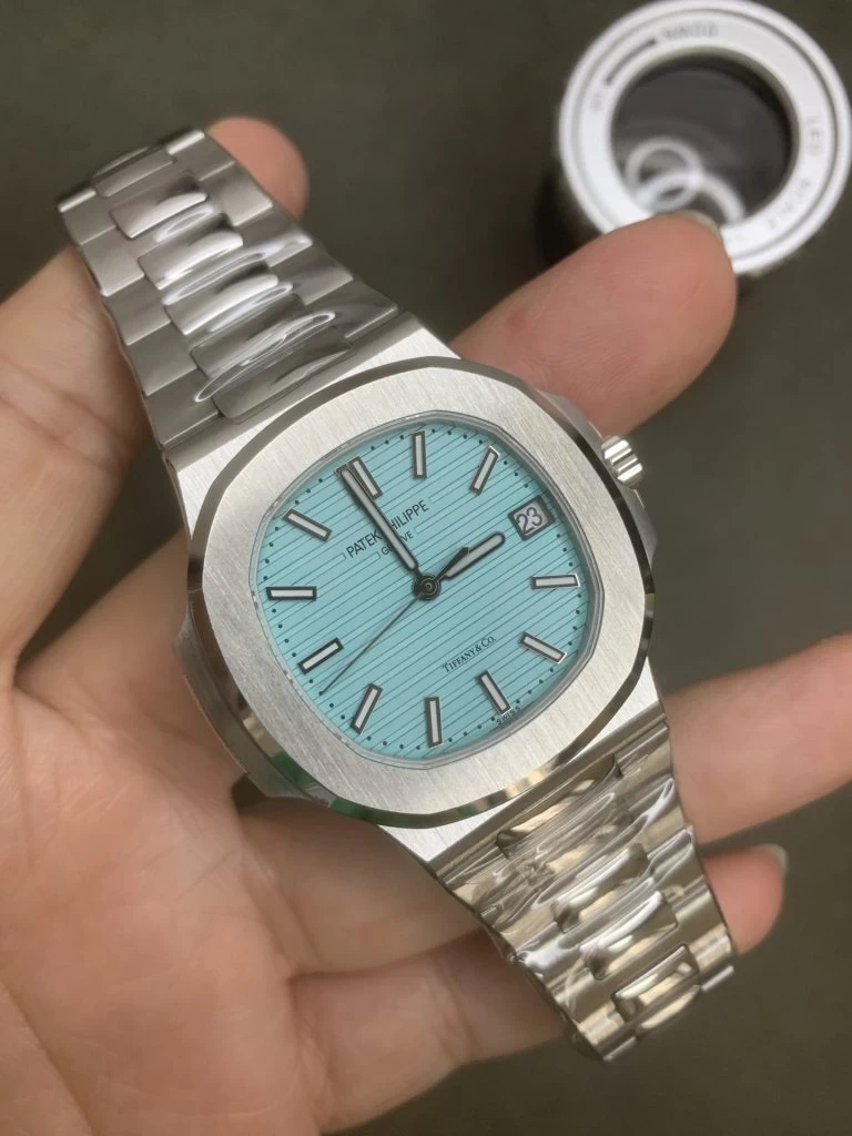 NAUTILUS 40MM 5711 1:1 BEST EDITION TIFFANY BLUE DIAL